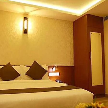 Fabhotel Prime D Chandlier Kochi Dış mekan fotoğraf