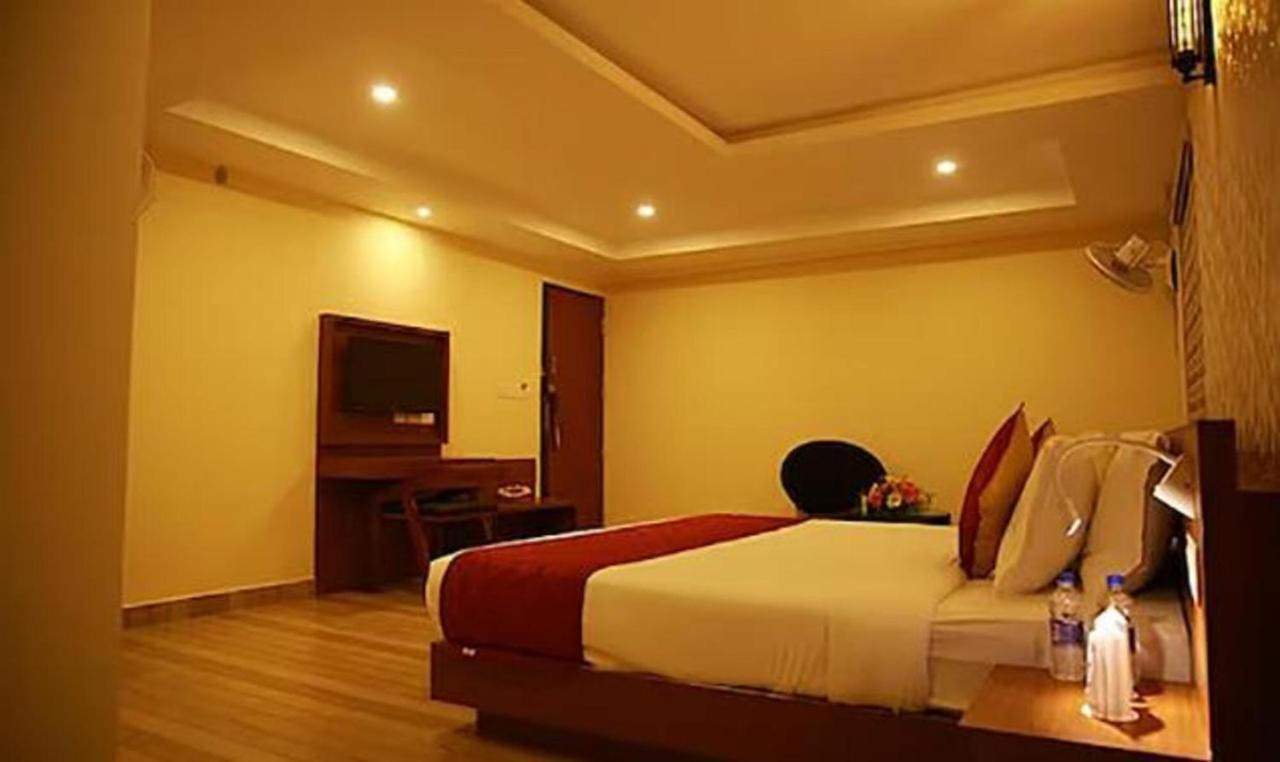 Fabhotel Prime D Chandlier Kochi Dış mekan fotoğraf