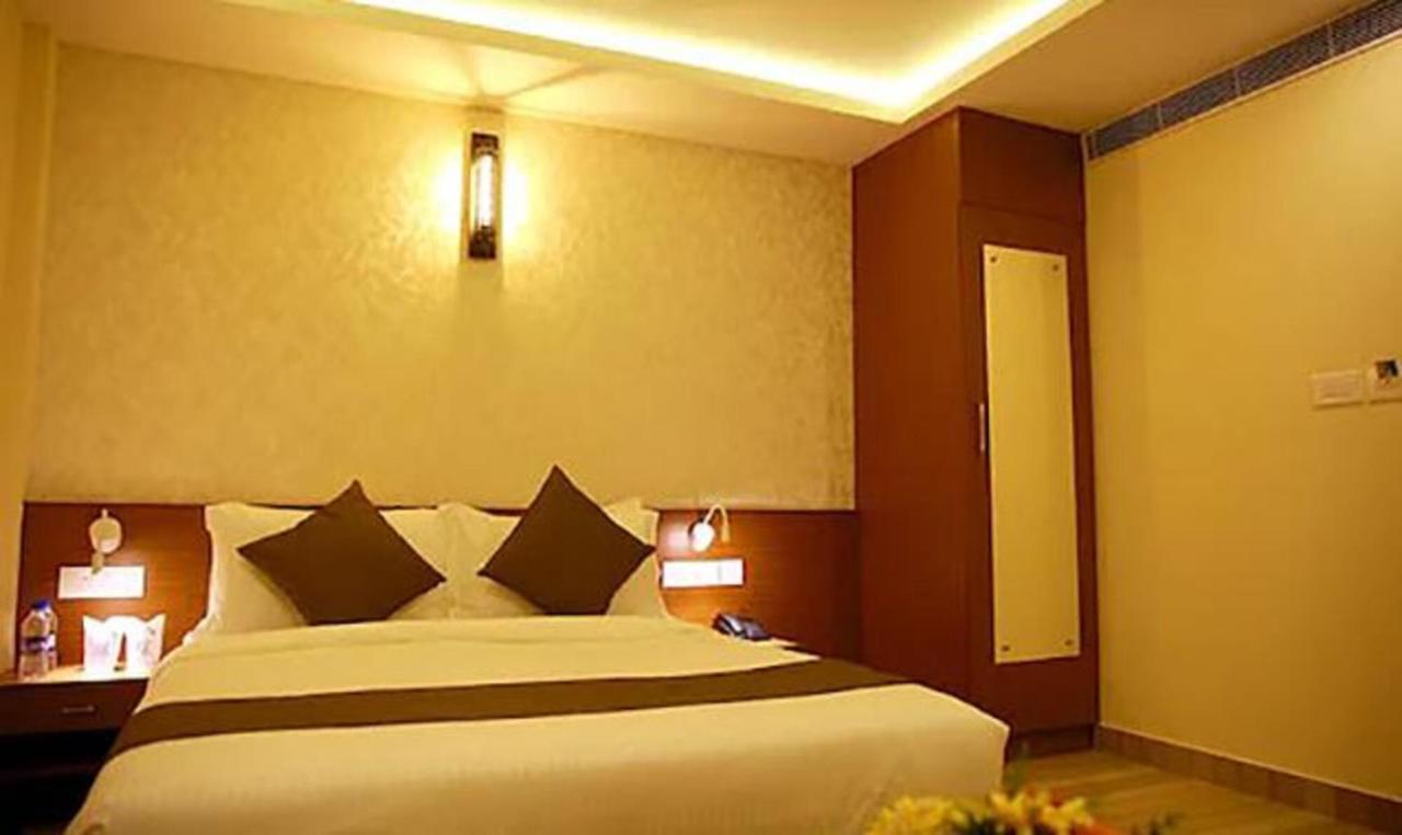 Fabhotel Prime D Chandlier Kochi Dış mekan fotoğraf