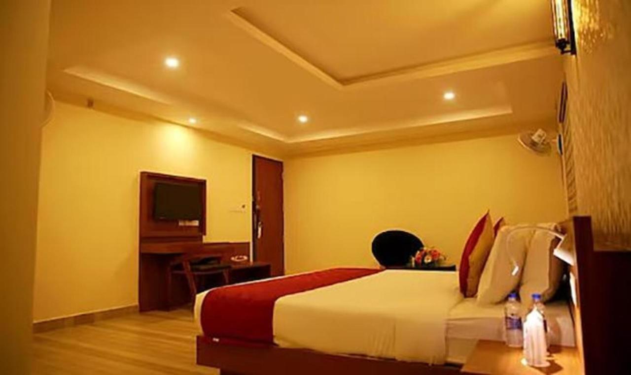 Fabhotel Prime D Chandlier Kochi Dış mekan fotoğraf